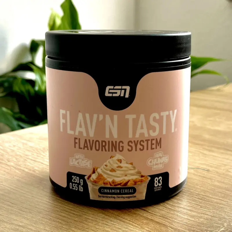 Eigenes Testfoto von ESN Designer Flavour Powder Cinnamon Cereal in der früheren Verpackung