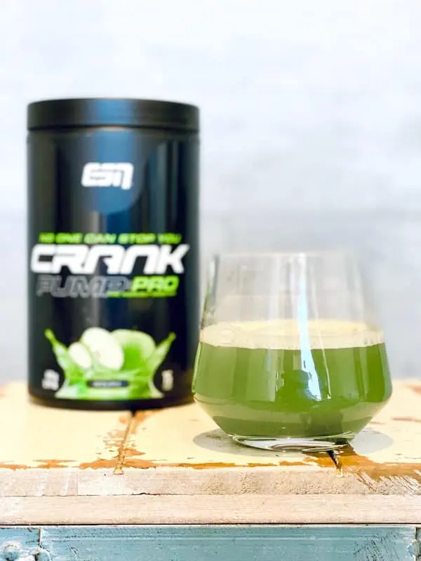 Green Apple der früheren Crank-Pump-Pro-Rezeptur als angerührtes Getränk