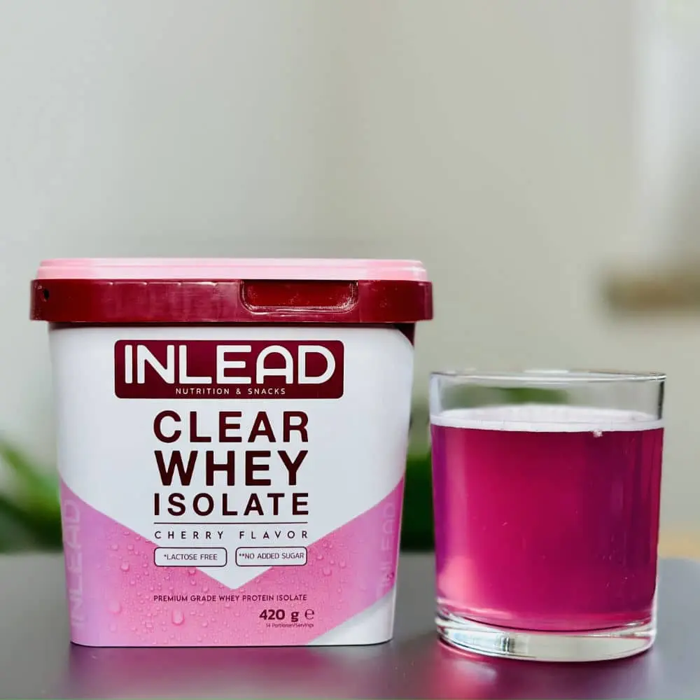 Zubereitetes INLEAD Clear Whey Cherry im Praxistest